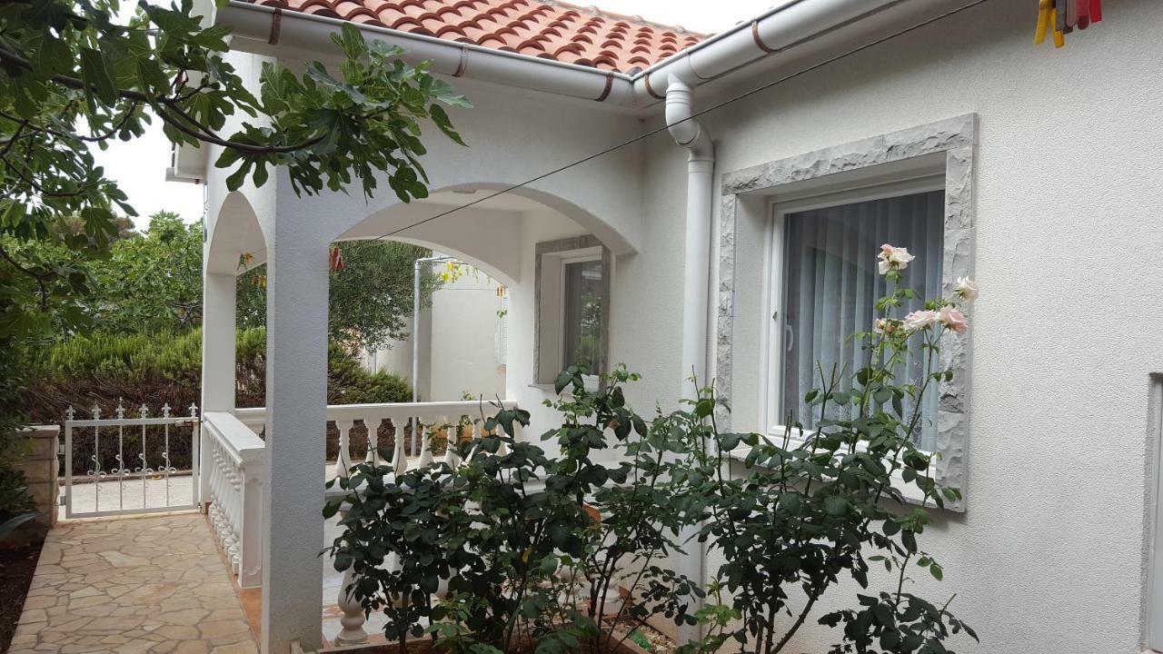 Apartments Marijeta Vir Bagian luar foto