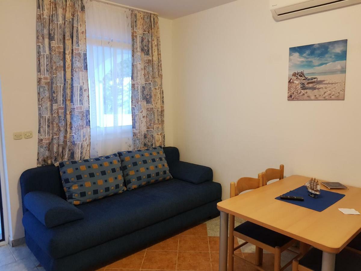 Apartments Marijeta Vir Bagian luar foto