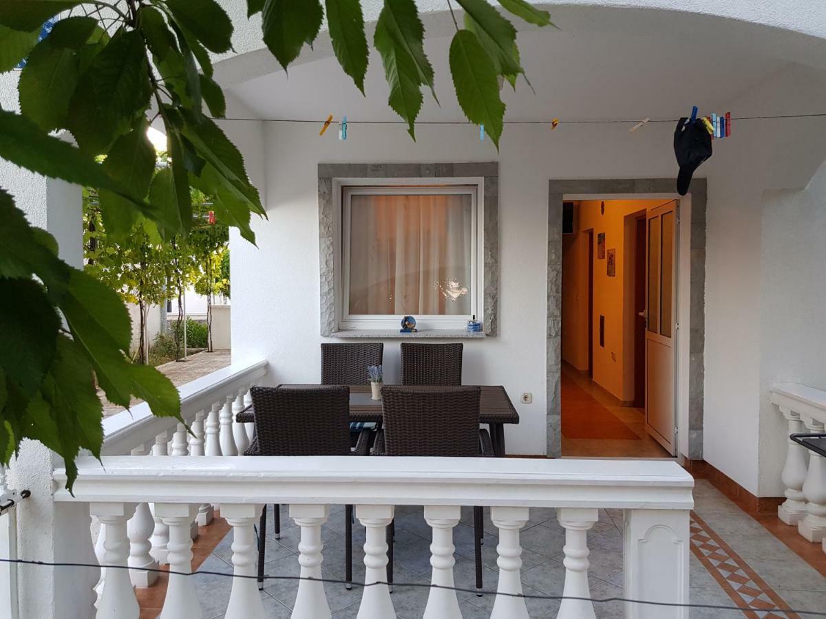 Apartments Marijeta Vir Bagian luar foto